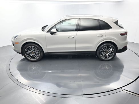 Certified 2023 Porsche Cayenne Platinum Edition AWD/4WD image 36