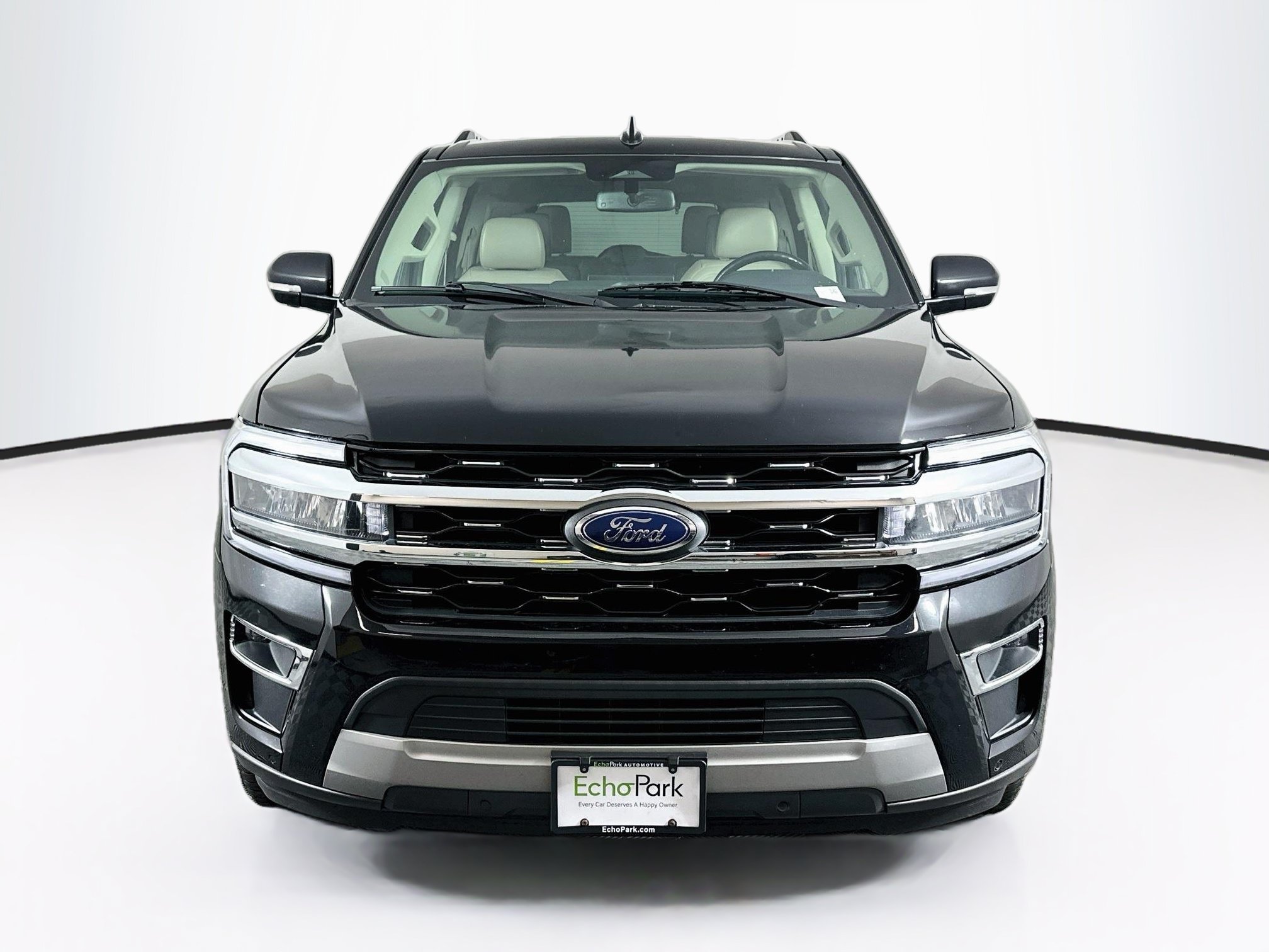 Used 2024 Ford Expedition Limited AWD/4WD image 2