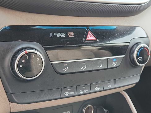 Used 2019 Hyundai Tucson SE image 15