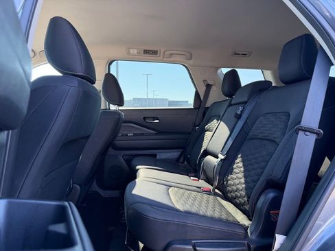 Used 2022 Nissan Pathfinder S image 15