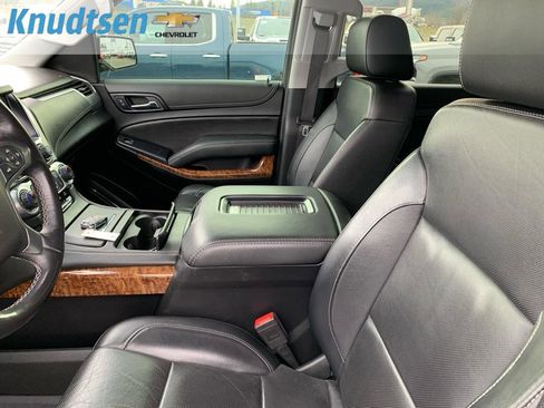Used 2020 Chevrolet Suburban Premier image 9