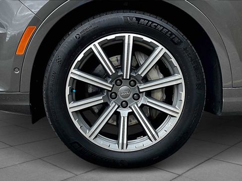 Used 2019 Audi Q7 3.0T Prestige image 9