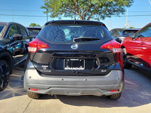 Used 2020 Nissan Kicks SV image 6