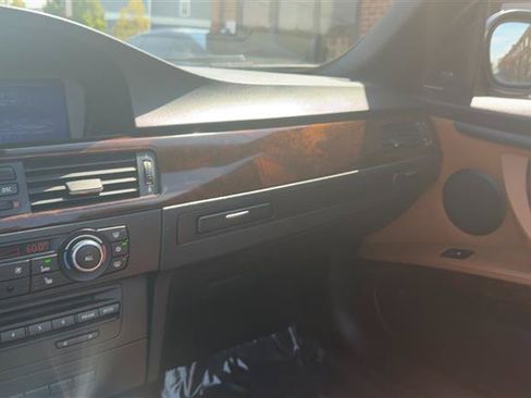 Used 2011 BMW 335i Convertible RWD image 26