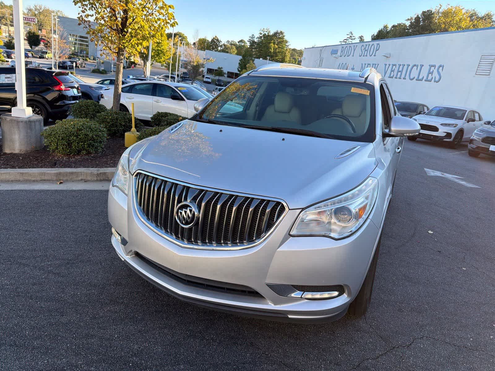 Used 2017 Buick Enclave Leather FWD image 4