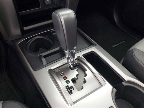 Used 2022 Toyota 4Runner SR5 Premium image 30