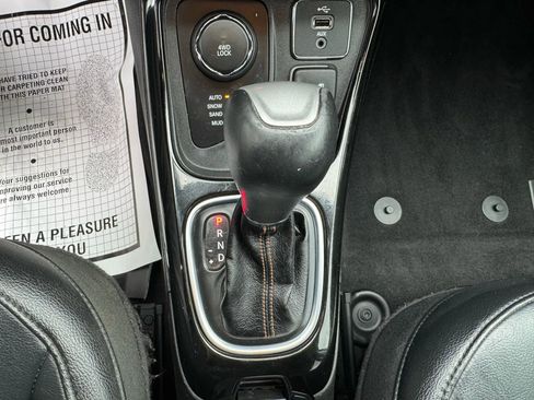 Used 2018 Jeep Compass Limited w/ Navigation Group image 24