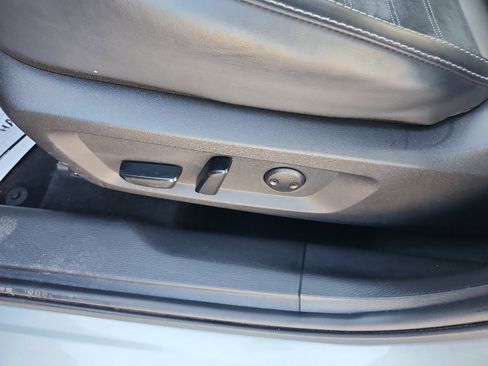 Used 2024 Mitsubishi Outlander SE image 17