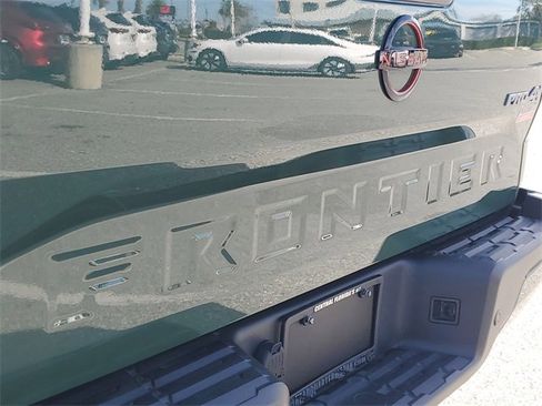 Used 2022 Nissan Frontier PRO-4X w/ Technology Package image 7