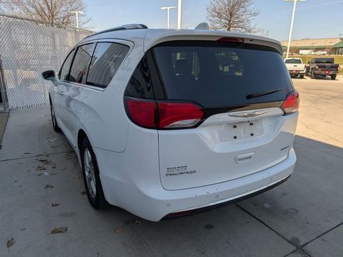 Used 2019 Chrysler Pacifica Limited image 15