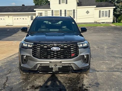 Used 2025 Ford Explorer ST AWD/4WD image 6