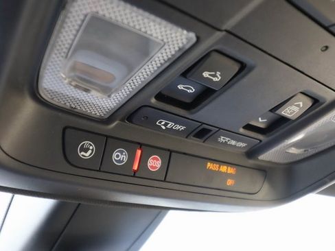 Used 2017 Cadillac XT5 Luxury w/ Driver Awareness Package image 10