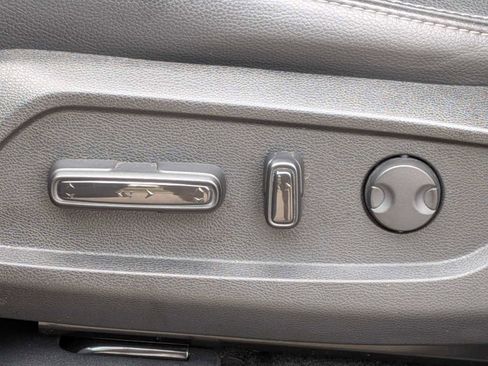 Used 2023 Honda Pilot Touring image 15