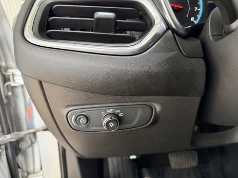 Used 2021 Chevrolet Equinox LS w/ LS Convenience Package image 21