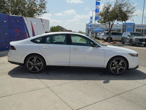 Used 2026 Honda Accord SE image 4