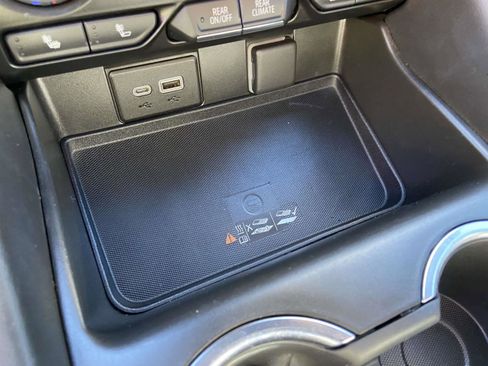 Used 2022 Chevrolet Tahoe Z71 w/ Off-Road Capability Package image 14