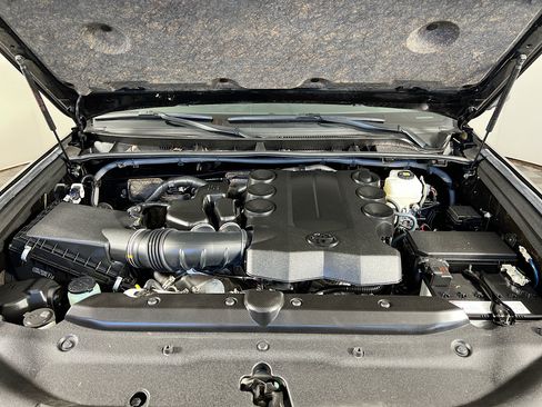 Certified 2024 Toyota 4Runner Limited AWD/4WD image 27