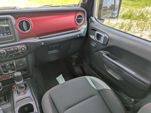 Used 2021 Jeep Wrangler Unlimited Rubicon AWD/4WD image 16