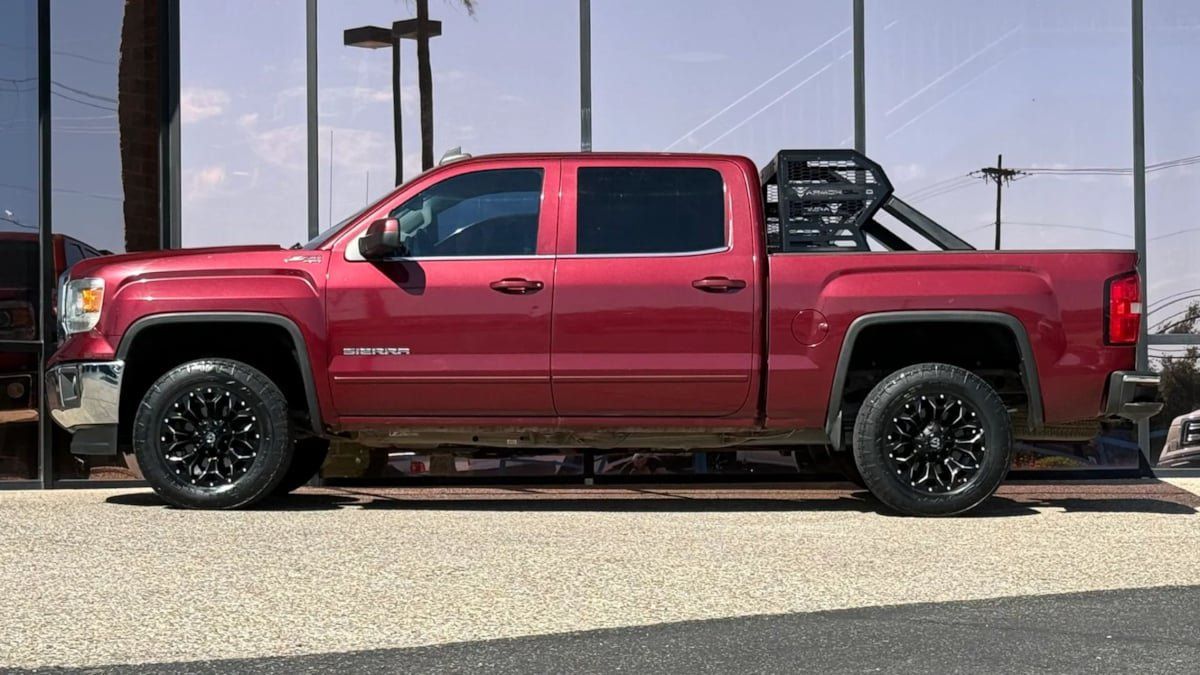 Used 2015 GMC Sierra 1500 SLE w/ SLE Value Package AWD/4WD image 5