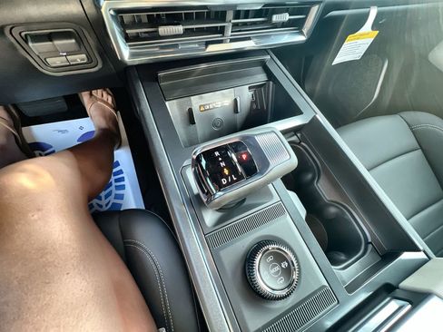 New 2026 GMC Hummer EV SUV image 49