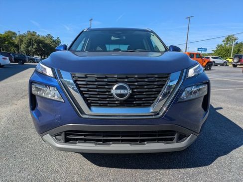 Used 2023 Nissan Rogue SV w/ SV Premium B Package FWD image 9