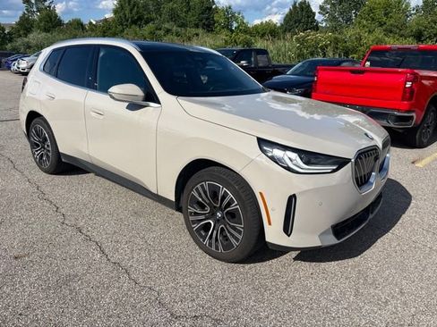 Used 2025 BMW X3 xDrive30i w/ Premium Package AWD/4WD image 2