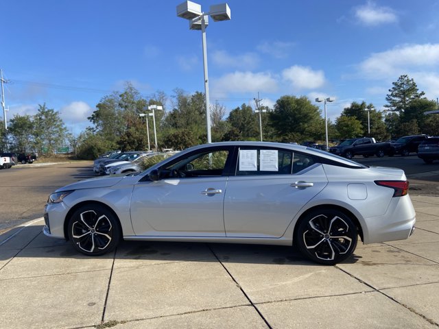 Used 2025 Nissan Altima 2.5 SR FWD image 7