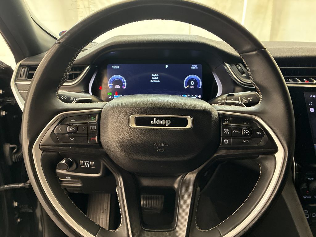Used 2023 Jeep Grand Cherokee Altitude AWD/4WD image 14