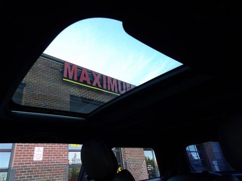 Used 2015 MINI Cooper S image 9