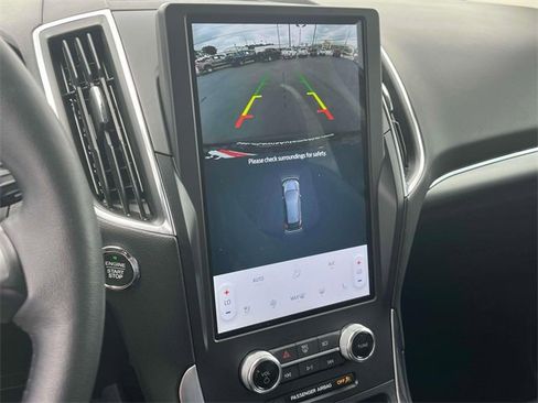 Used 2024 Ford Edge Titanium image 36