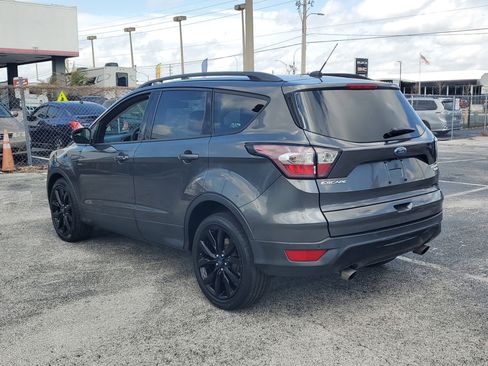 Used 2017 Ford Escape Titanium FWD image 9