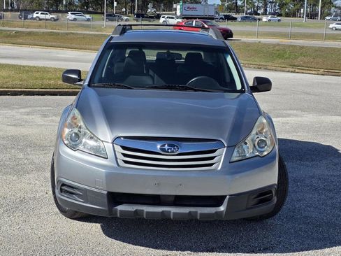 Used 2011 Subaru Outback 2.5i image 2