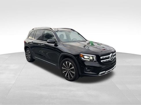Used 2023 Mercedes-Benz GLB 250 4MATIC image 3