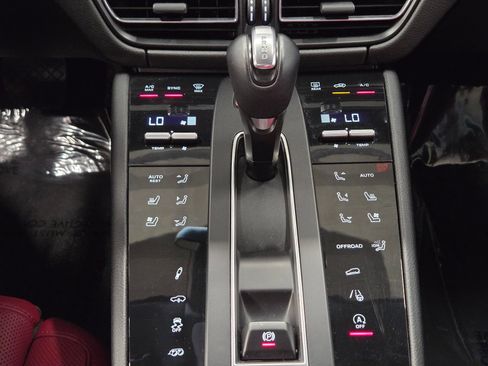 Certified 2022 Porsche Macan GTS AWD/4WD image 24