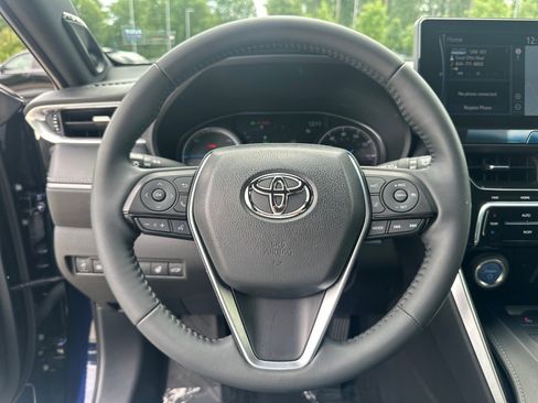 Used 2021 Toyota Venza XLE w/ Softex Package AWD/4WD image 22