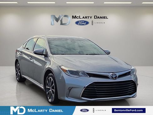 Used 2018 Toyota Avalon XLE Premium FWD image 1