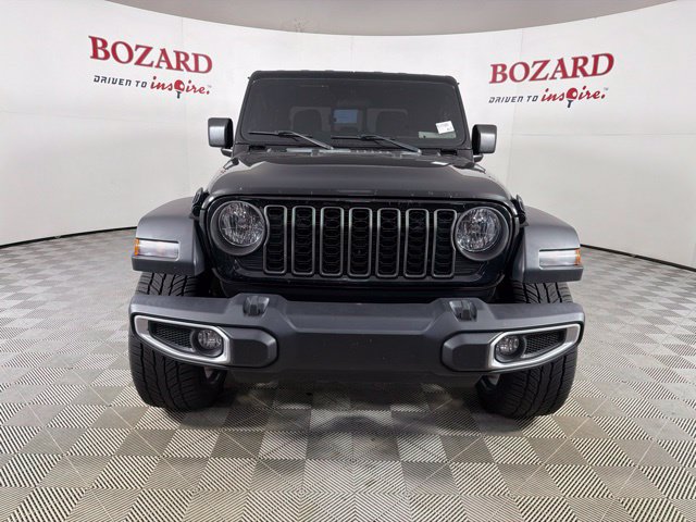 Used 2024 Jeep Gladiator Sport AWD/4WD image 2