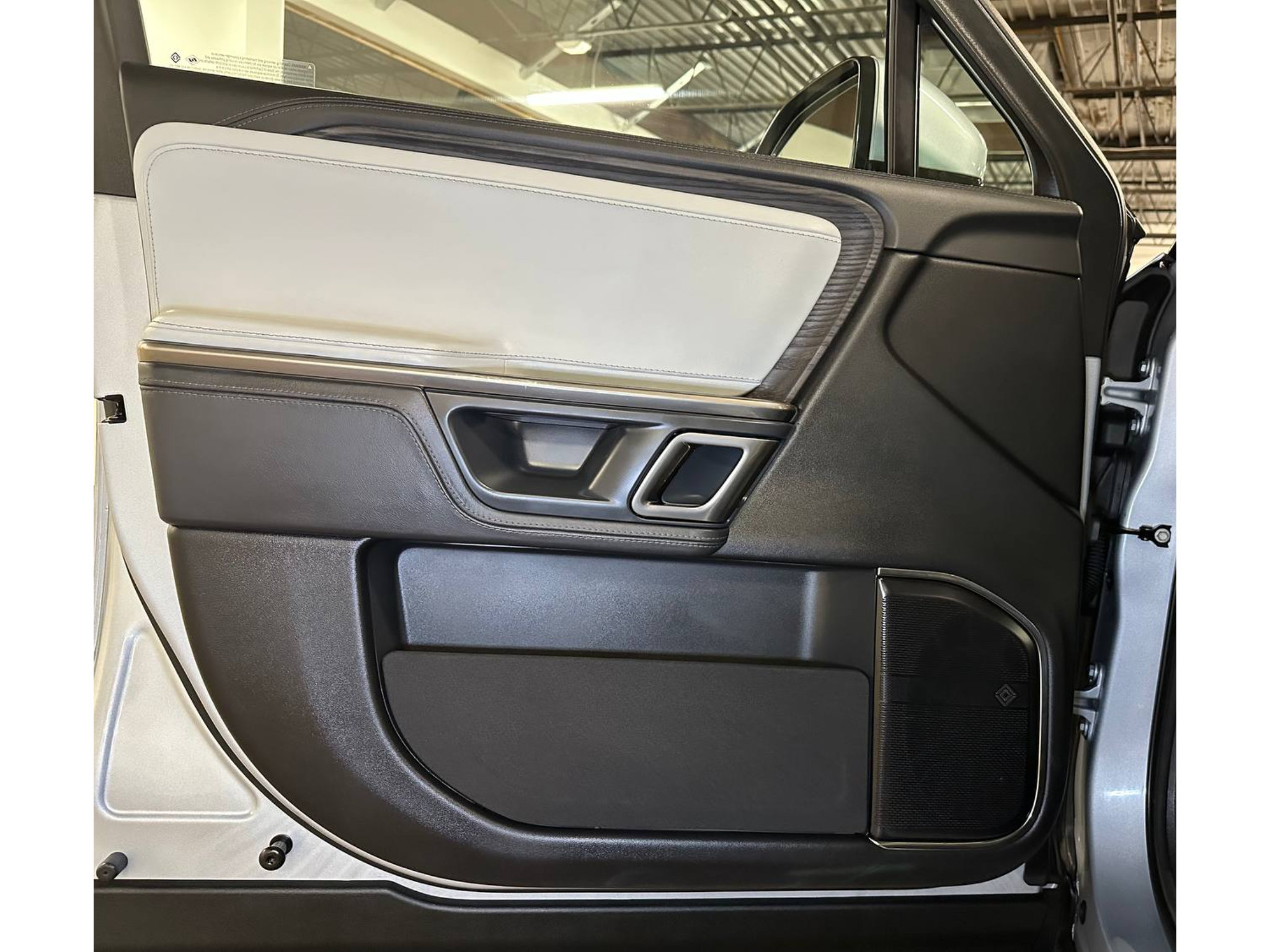 Used 2023 Rivian R1T Adventure Dual AWD/4WD image 18