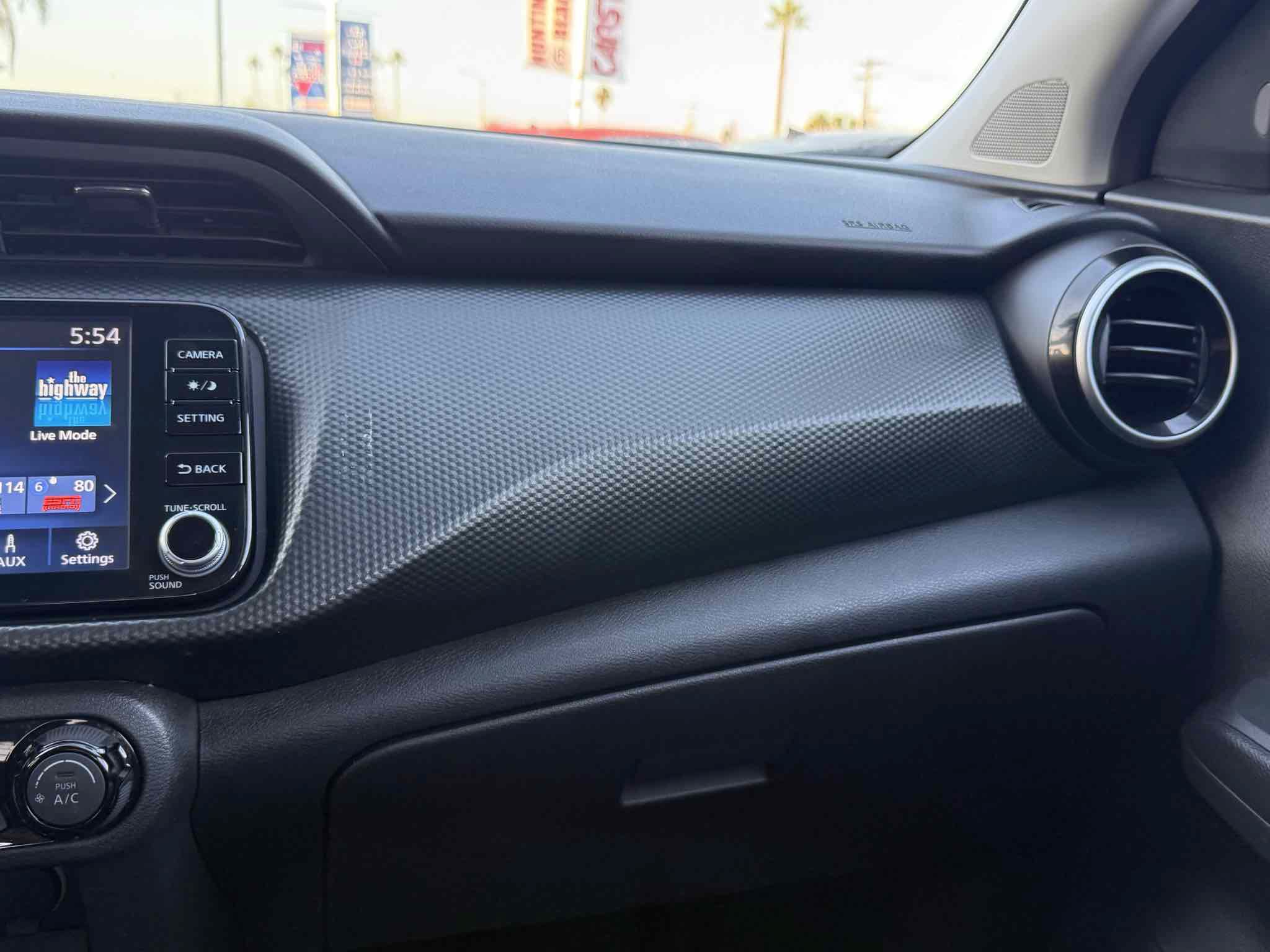Used 2022 Nissan Kicks SV FWD image 60