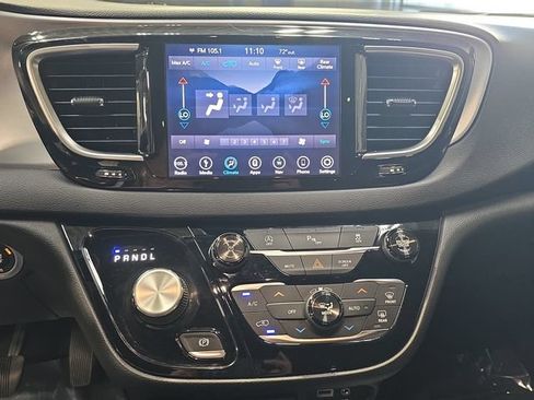 Used 2018 Chrysler Pacifica Touring Plus w/ S Appearance Package FWD image 22