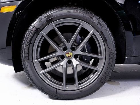 Used 2025 Porsche Macan Turbo AWD/4WD image 22