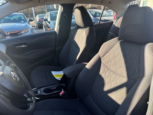 Used 2020 Toyota Corolla LE image 14