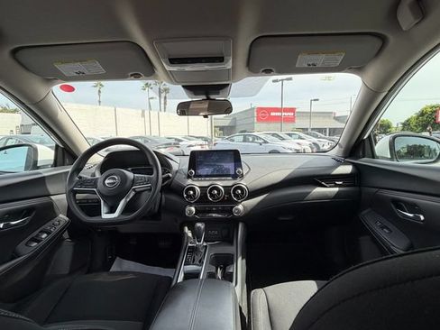 Used 2024 Nissan Sentra SV FWD image 31