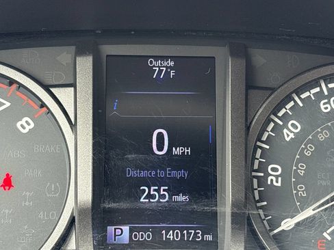Used 2018 Toyota Tacoma TRD Sport AWD/4WD image 25