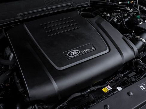 Used 2024 Land Rover Defender 110 S image 32