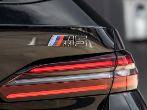 Used 2025 BMW M5 Touring image 13