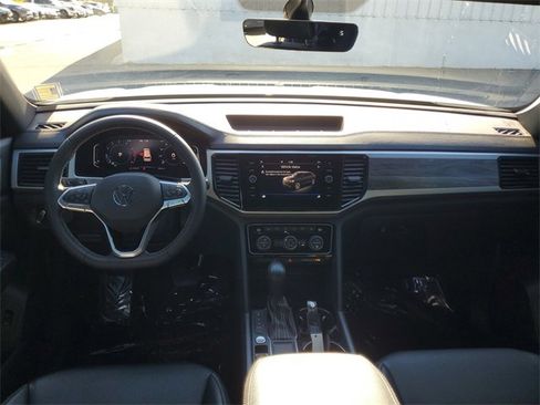 Used 2023 Volkswagen Atlas Cross Sport SE image 24