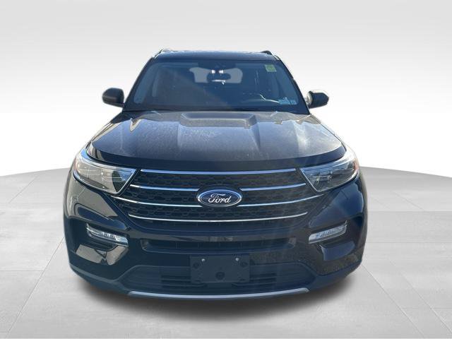 Used 2023 Ford Explorer XLT w/ Equipment Group 202A AWD/4WD image 3