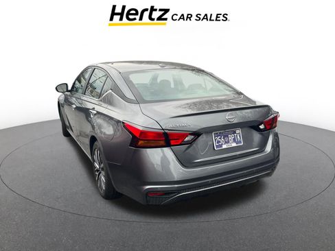 Used 2025 Nissan Sentra SV image 1