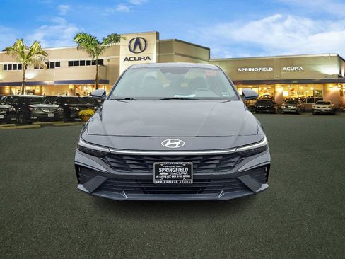 Used 2024 Hyundai Elantra SEL FWD image 2